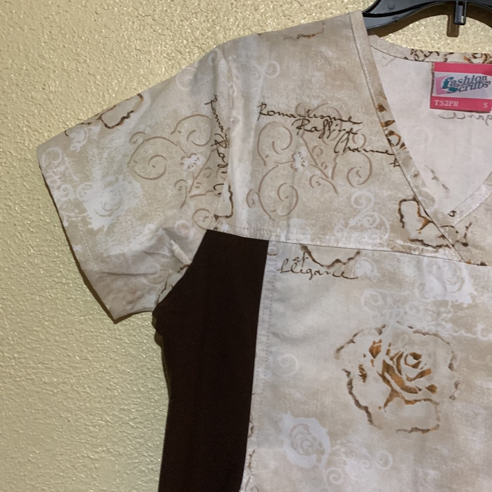 Nurse Scrub Top Brown Cream Floral  NWT by Miami Uniforms S Pullover Pockets - Picture 4 of 14